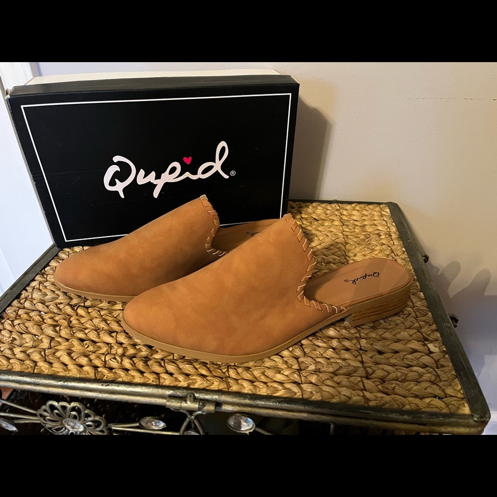 Qupid Tuxedo Style Mules NEW